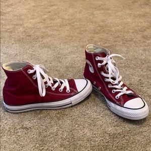converse maroon shoes